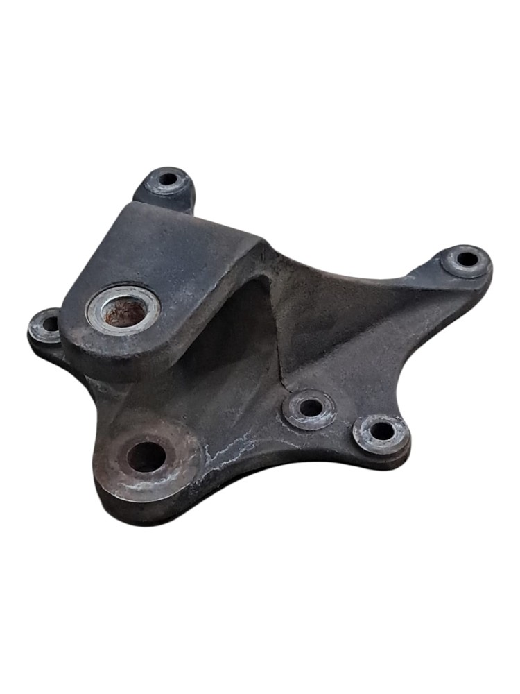 Suporte Mola Traseira Parte Dianteira Mb Axor 1933 1944 1