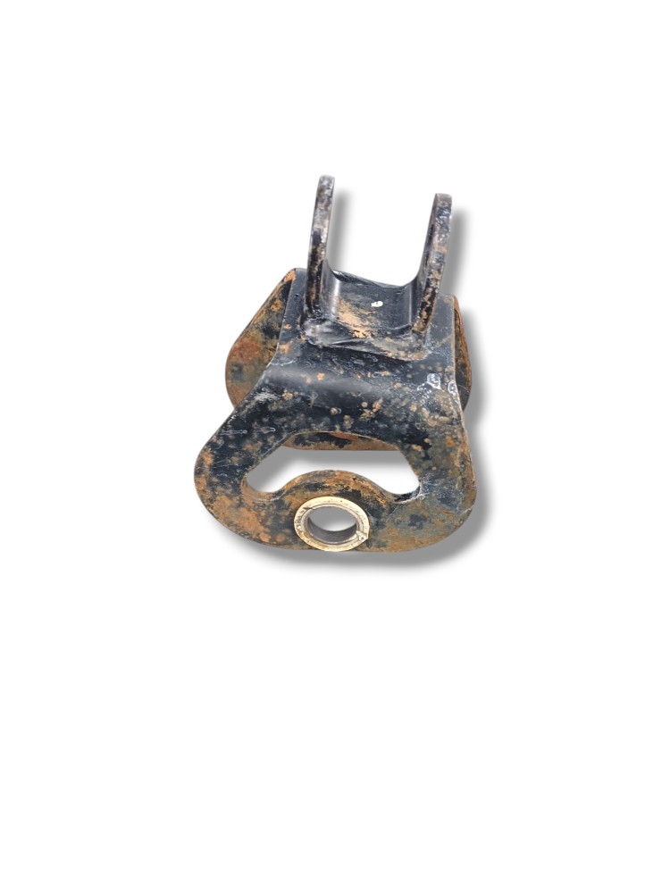 Suporte Amortecedor Cabine Ford 815 2021 5