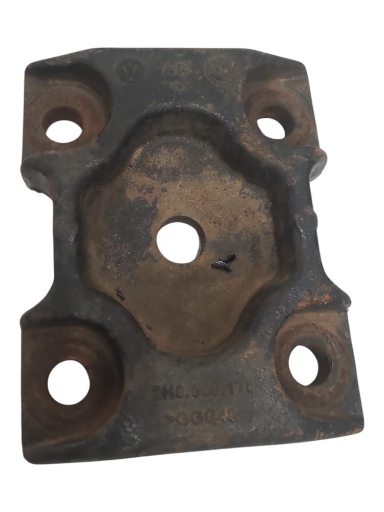 Suporte Presilha Feixe Mola Vw Amarok 2014