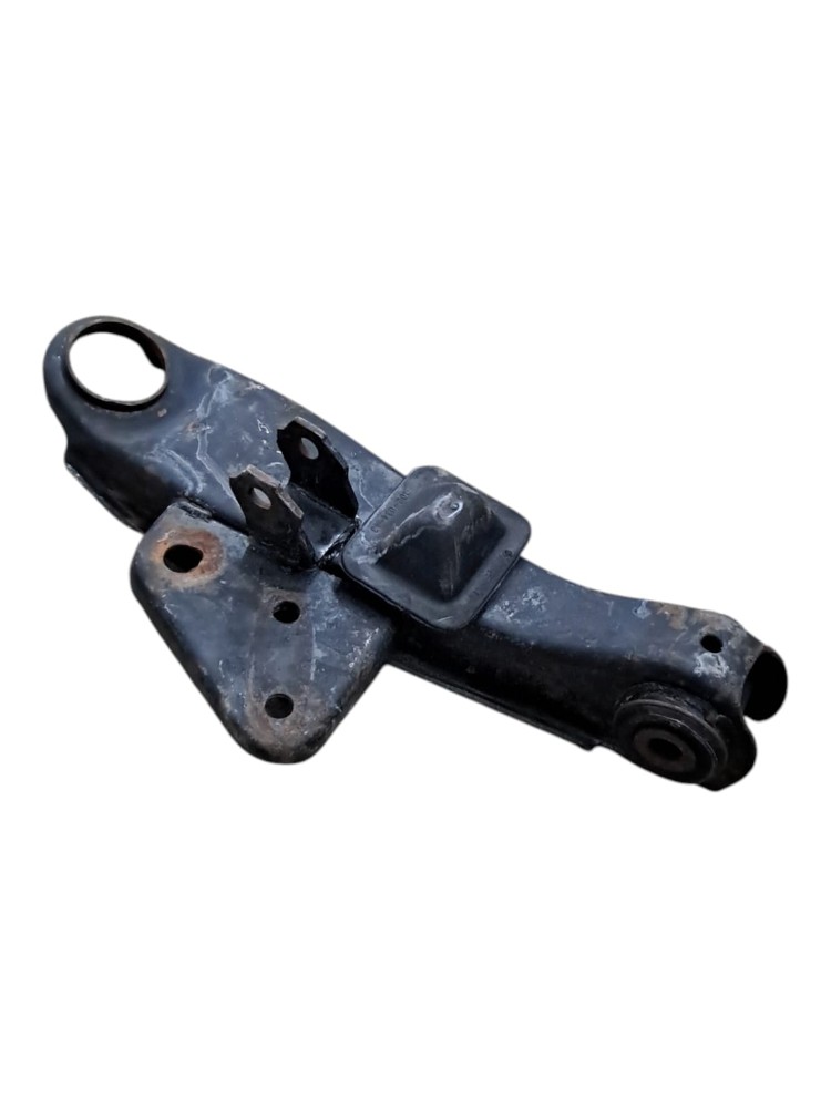 Bandeja Suspensao Dianteira Inferior Direita Hyundai HR 2016