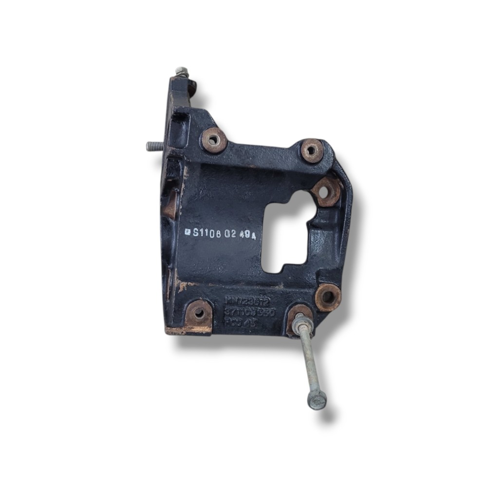 Suporte Compressor Mitsubishi Pajero 3.2 2016 371103550