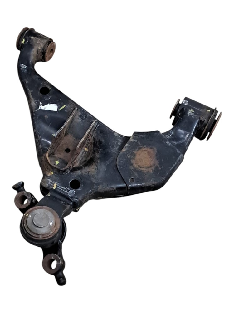 Bandeja Dianteira Inferior Esquerda Toyota Hilux 2006 a 2015