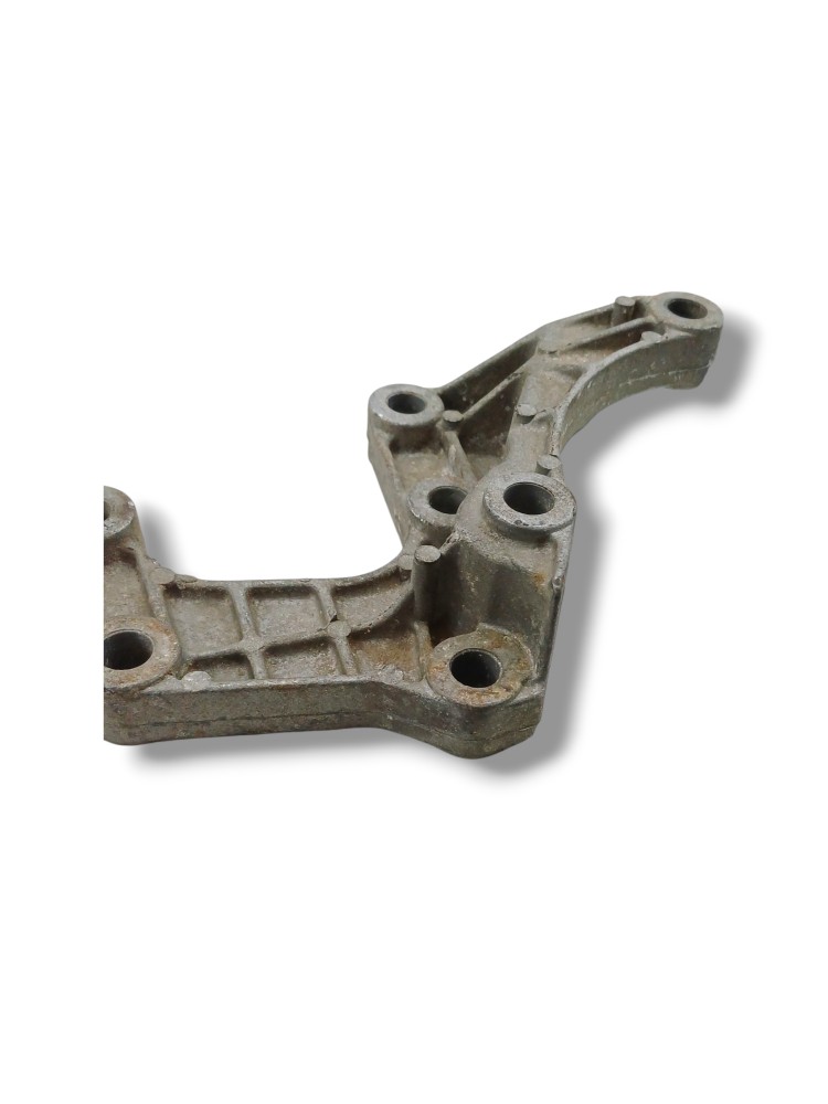 Suporte Bomba Hidráulica Renault R19