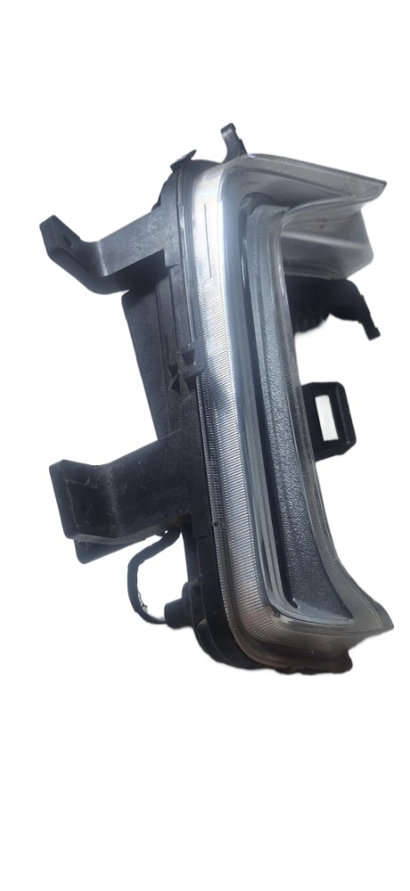 Farol De Milha Diurno Lado Direito Chevrolet Tracker 2021 4