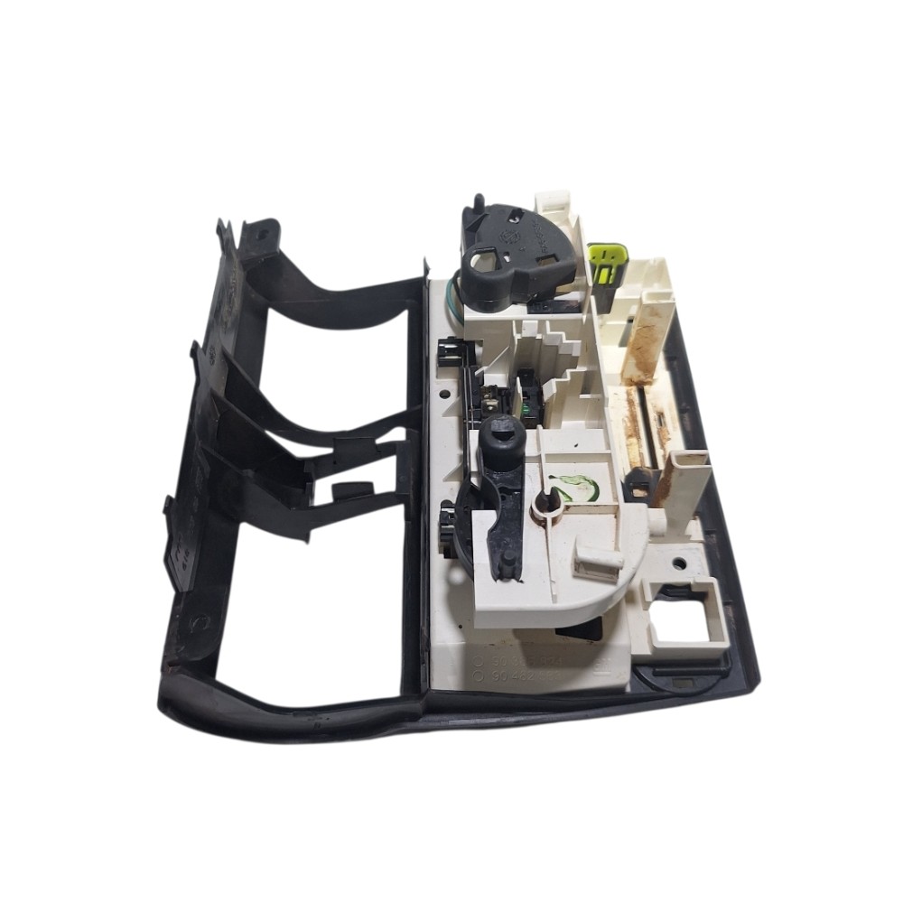Moldura ar condicionado Central corsa 2004 4