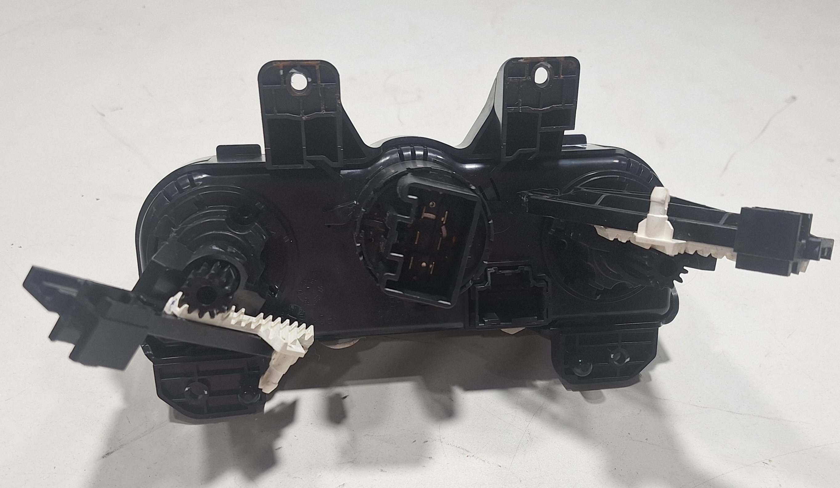 Comando Do Ar Condicionado Chevrolet Tracker 1.0 2024 3