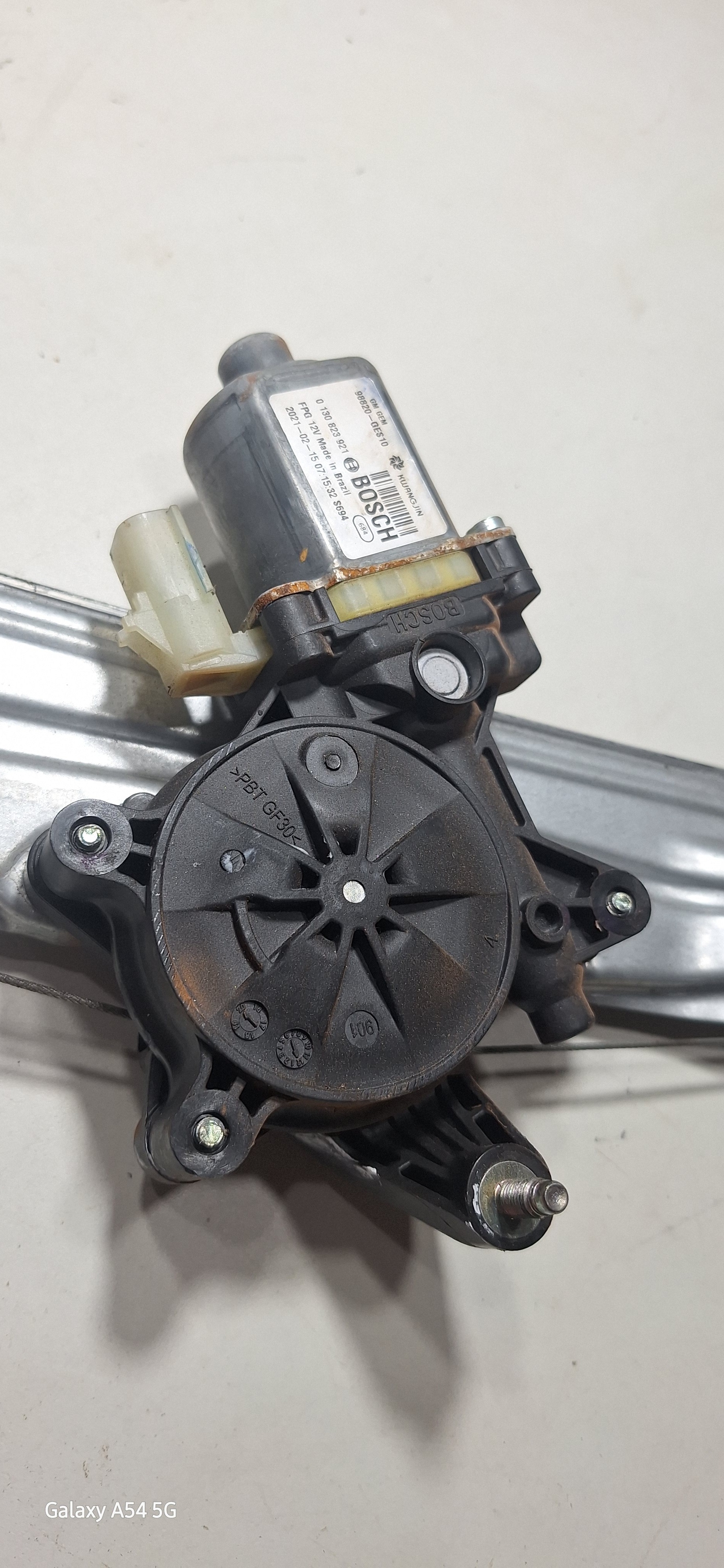 Maquina De Vidro Traseira Esquerda Chevrolet Tracker 20/22 2