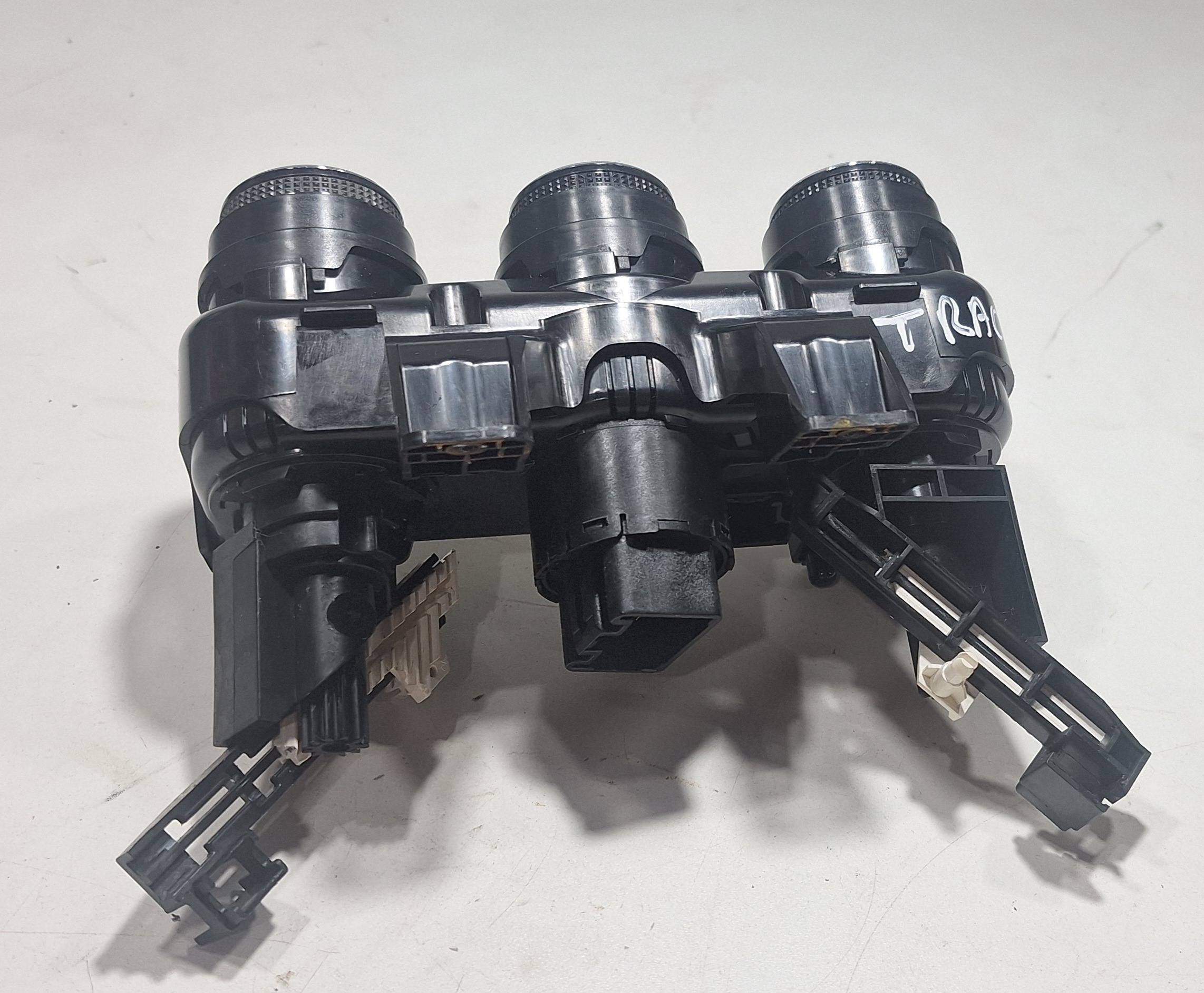 Comando Do Ar Condicionado Chevrolet Tracker 1.0 2024 4