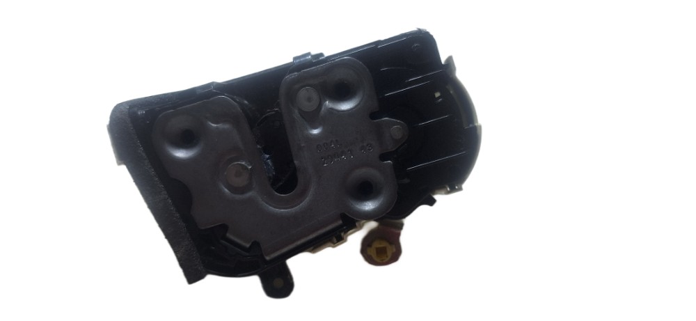 Fechadura Dianteiro Porta Esquerdo Onix Tracker 2020 A 2022 2