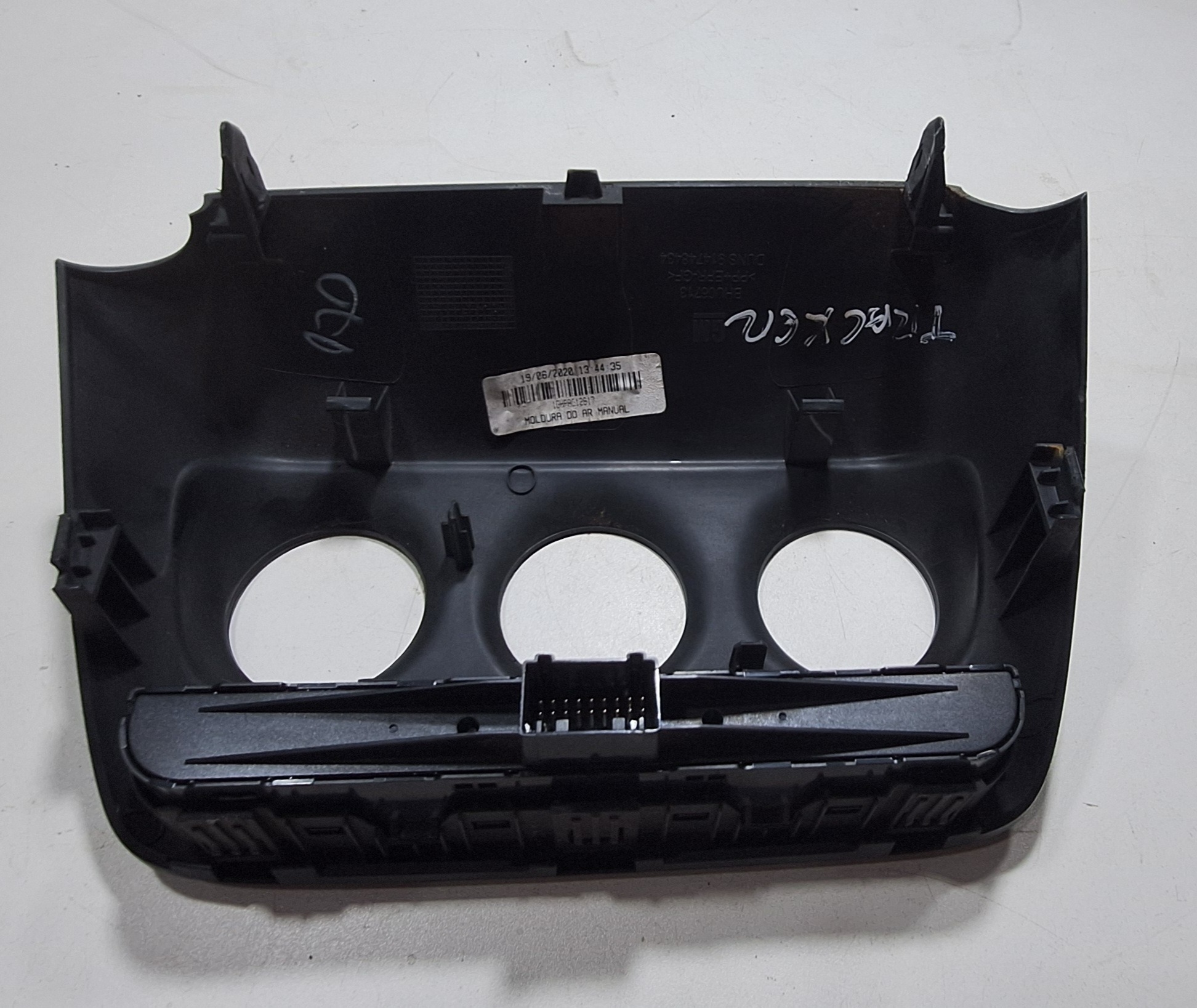 Porta Painel Gm Tracker 2021 A 2025 Preto 3