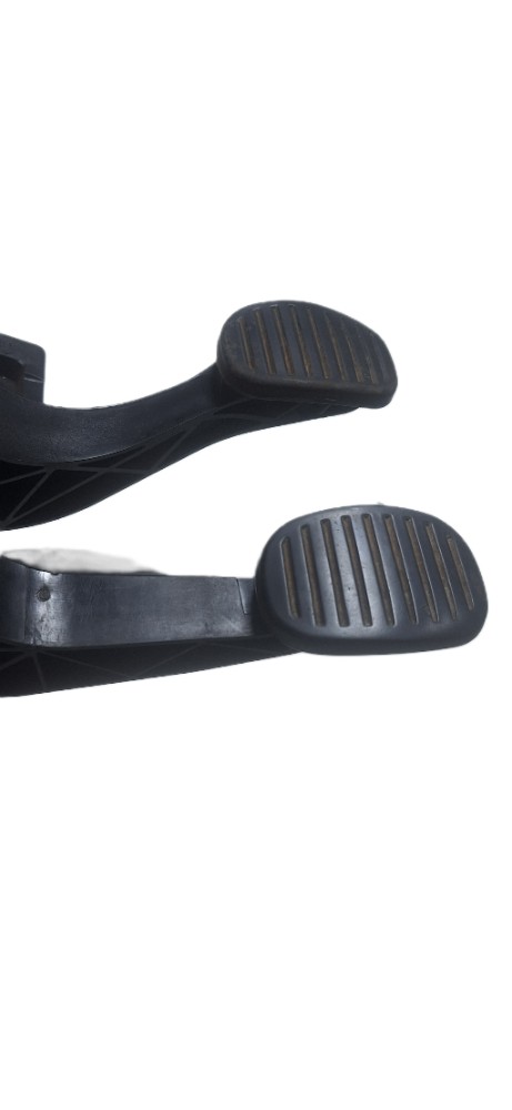 Pedal Freio Pedaleira Embreagem Fiat Mobi 2016 A 2020 4