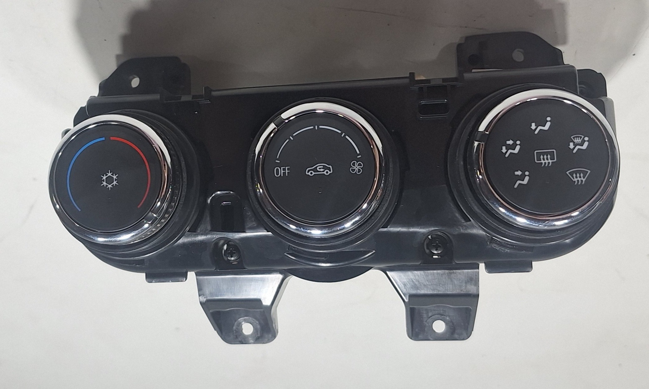 Comando Do Ar Condicionado Chevrolet Tracker 1.0 2024