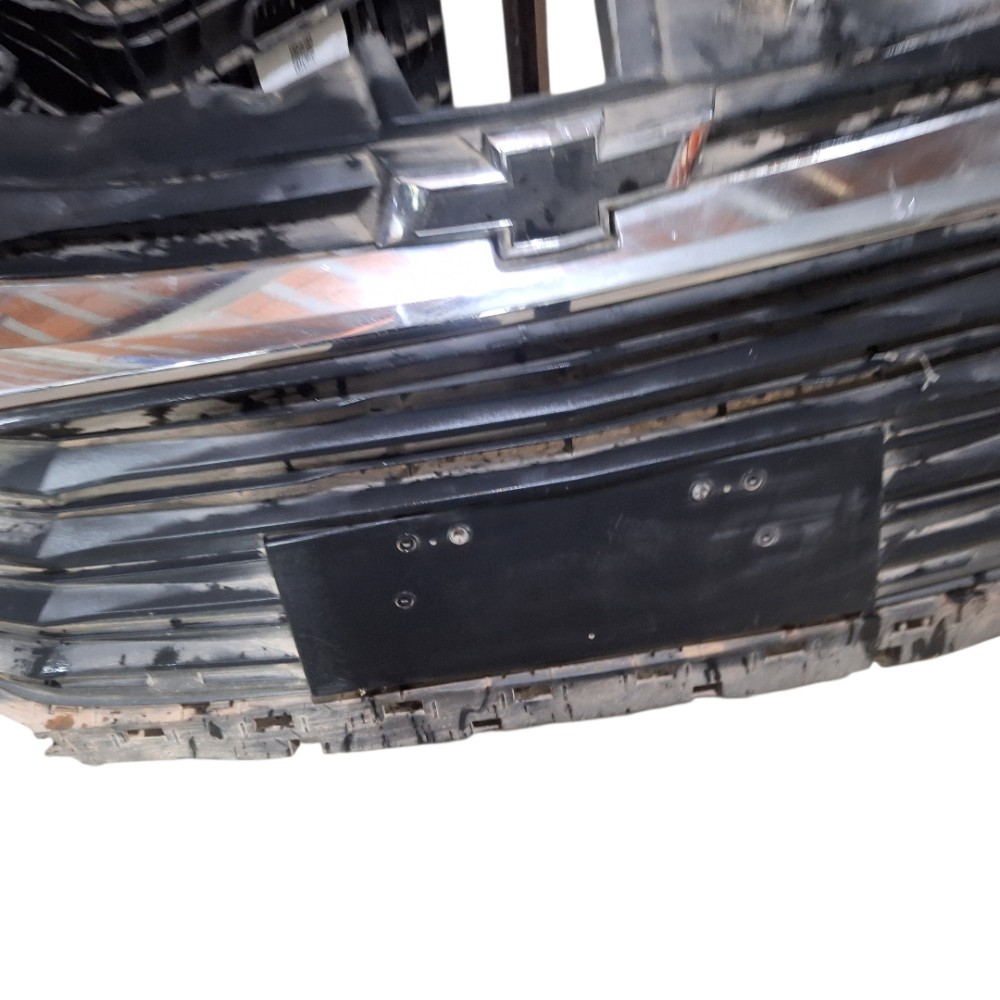 Grade frontal tracker 2020  com detalhe 2