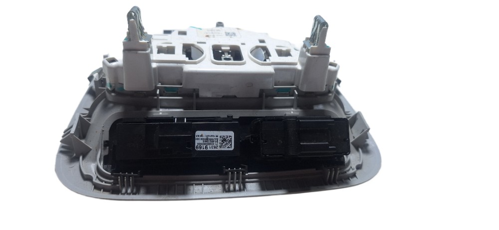 Luz De Teto Cortesia Chevrolet Tracker Onix 2021 3