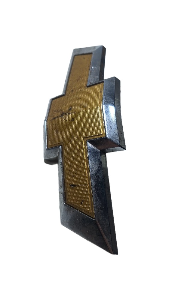 Emblema Da Grade Dianteira Chevrolet Cobalt 2019