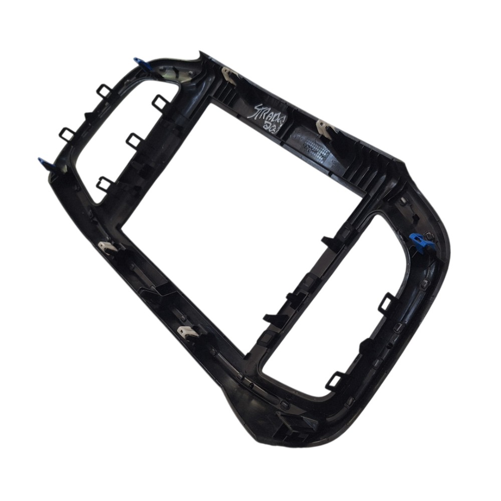 Moldura Central Fiat Strada 2023-2024 4