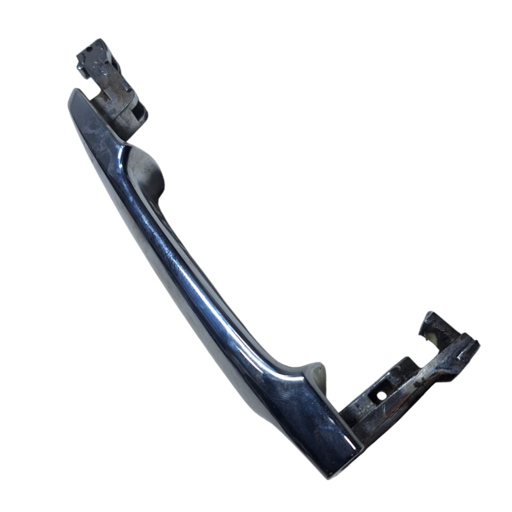 Maçaneta Externa Dianteira Direito Nissan March 2017 Preto Cromado aparente Na Imagem Dianteira 2