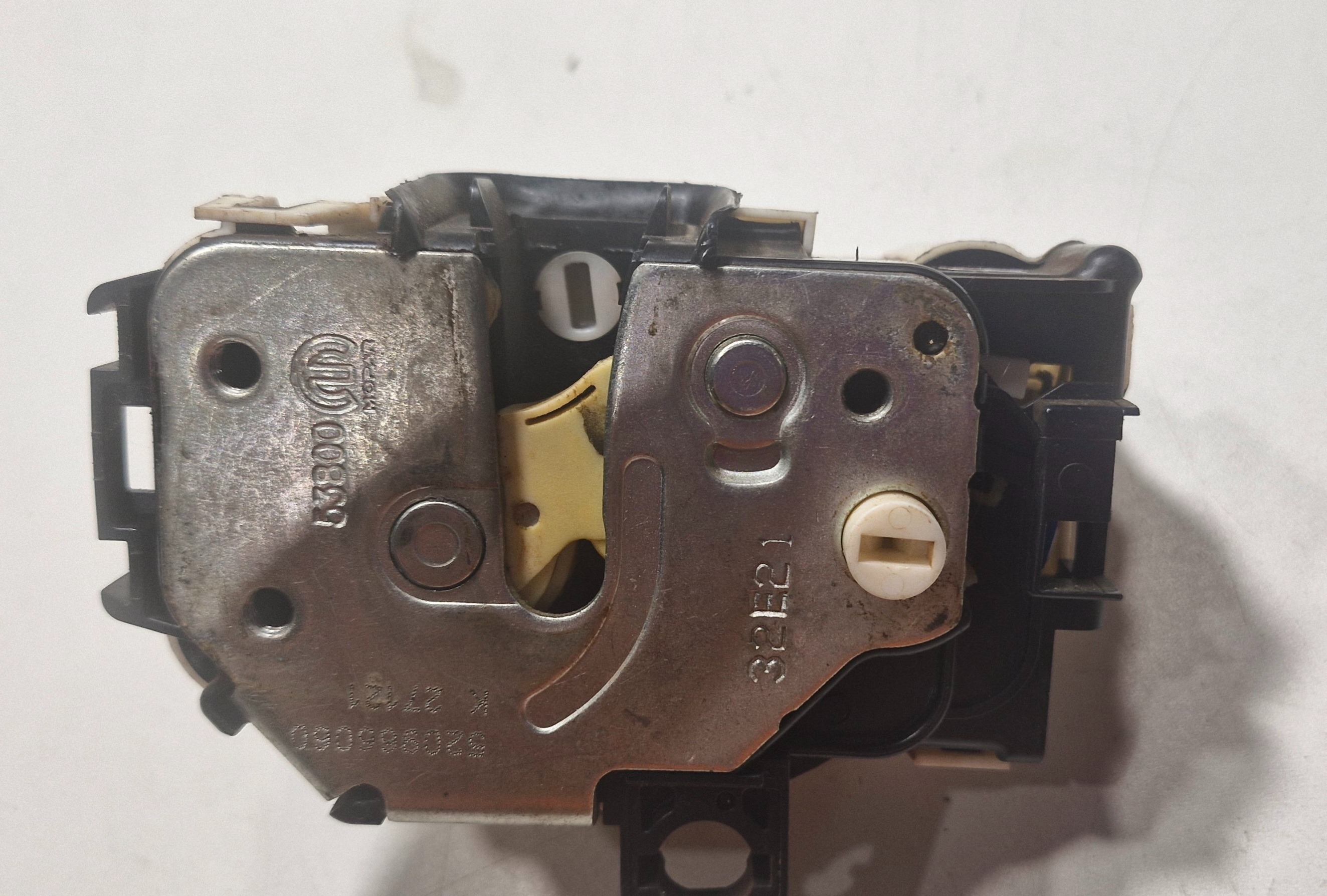 Fechadura Elétrico Porta Traseiro Esquerdo E Fiat Argo 19/22 2