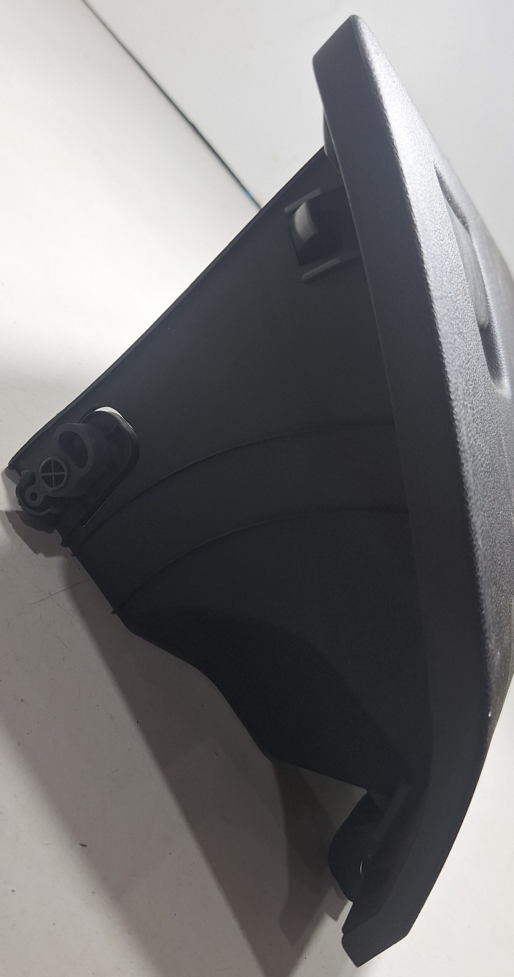 Porta Luvas Gm Tracker 2021/ 2023 1
