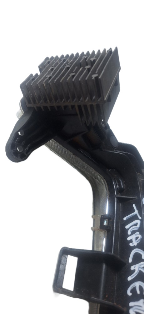 Farol De Milha Diurno Lado Direito Chevrolet Tracker 2021 2