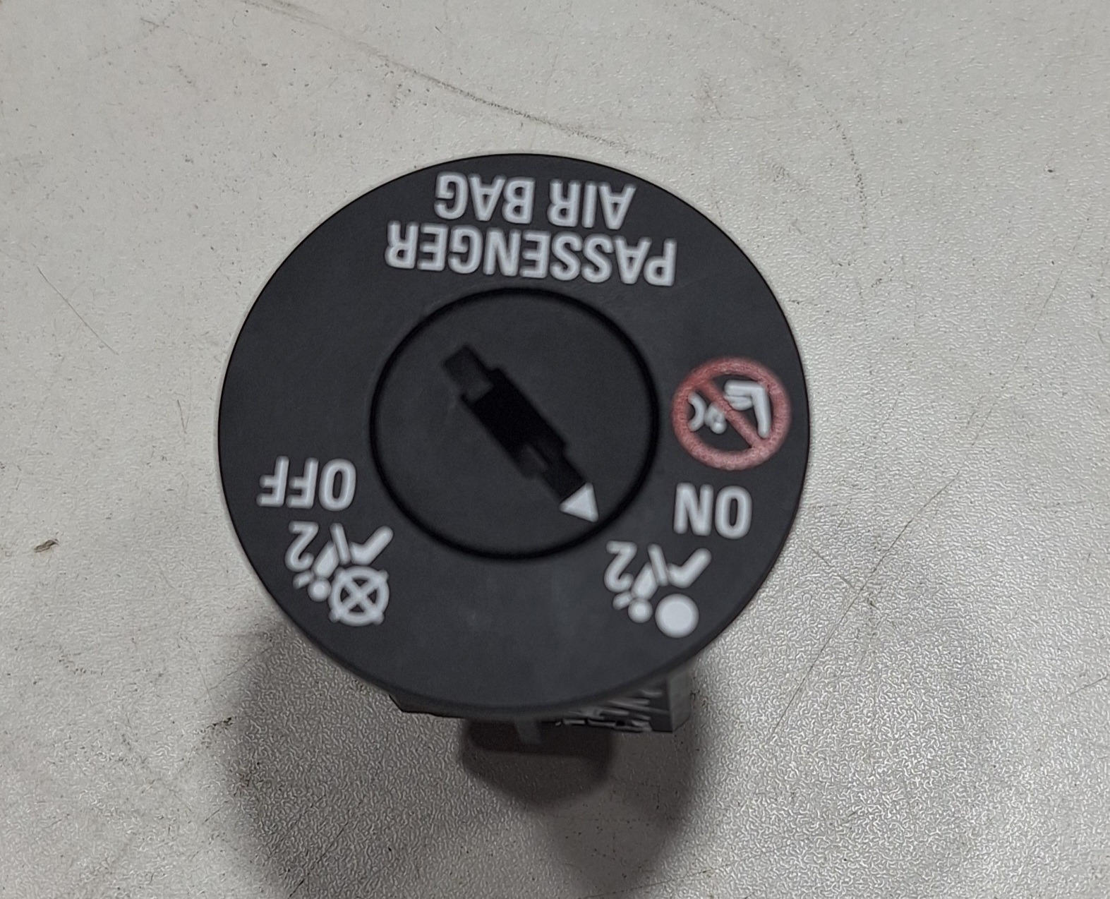 Trava Botão Airbag Chave Premier 1.0 Gm Tracker  2022 Cx 559