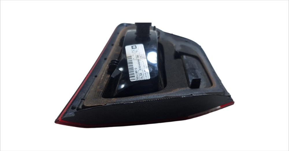 Lanterna Traseiro Tampa Porta Direito Gm Cobalt 2017 A 2019 Direito/passageiro Vermelho