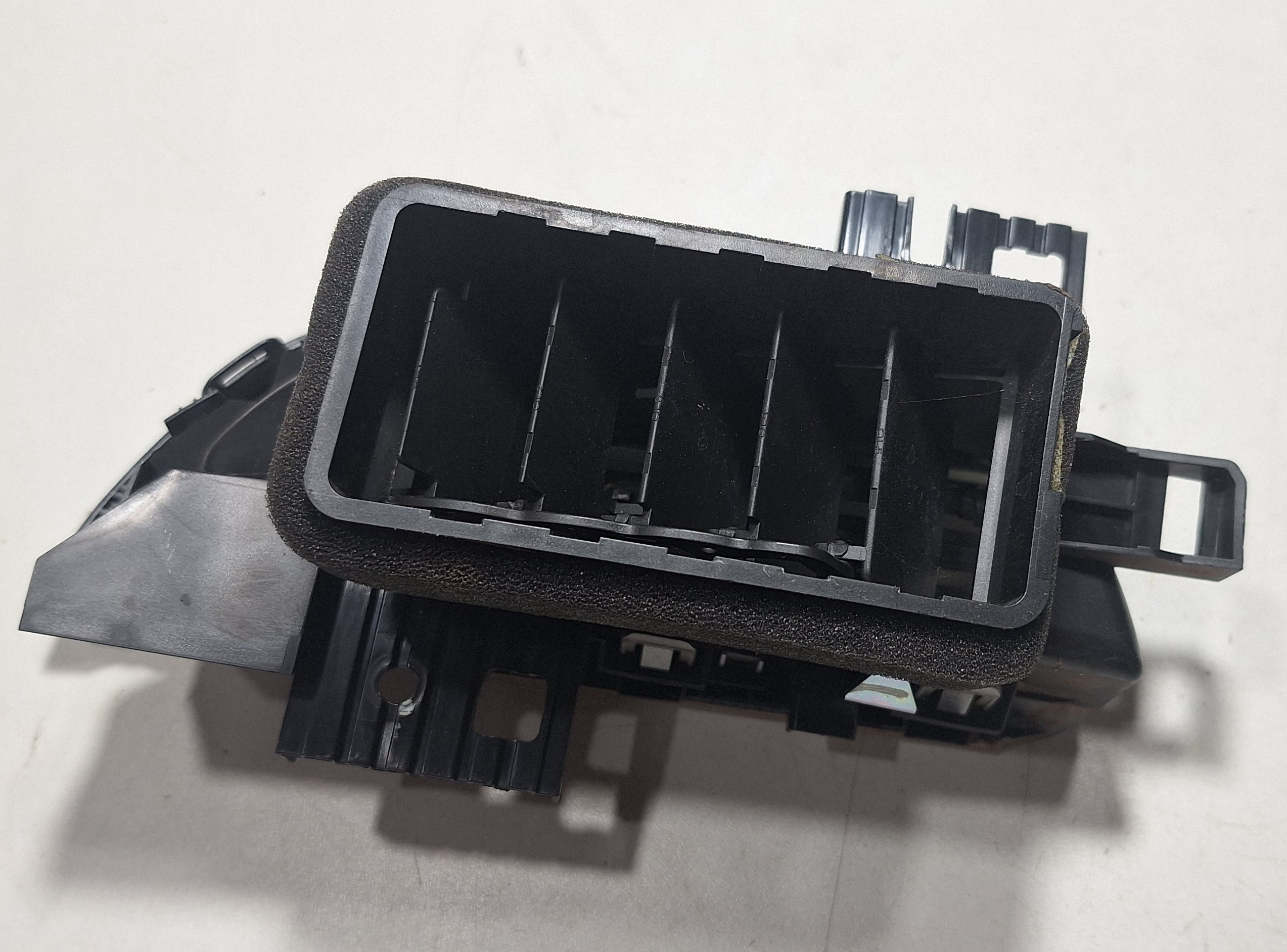 Difusor Ar Central Direito Gm Cobalt Onix Spin 2012 A 2020 3