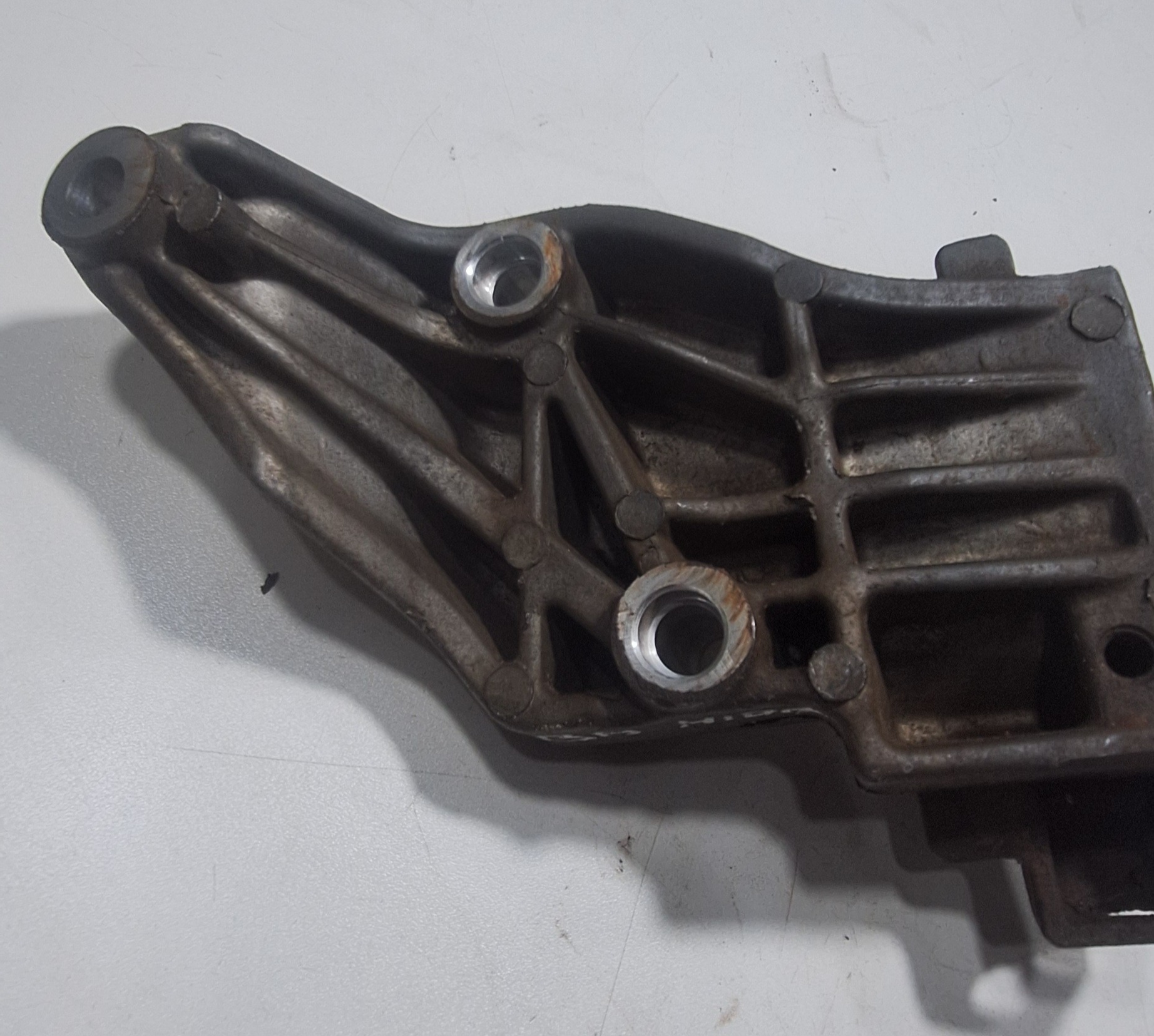 Suporte Bomba Hidráulica Direção Fiat Strada 19/20 Cx559 2