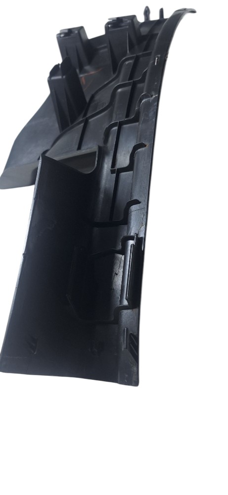 Soleira Porta Traseira Direita Chevrolet Tracker 2021 Preto 4