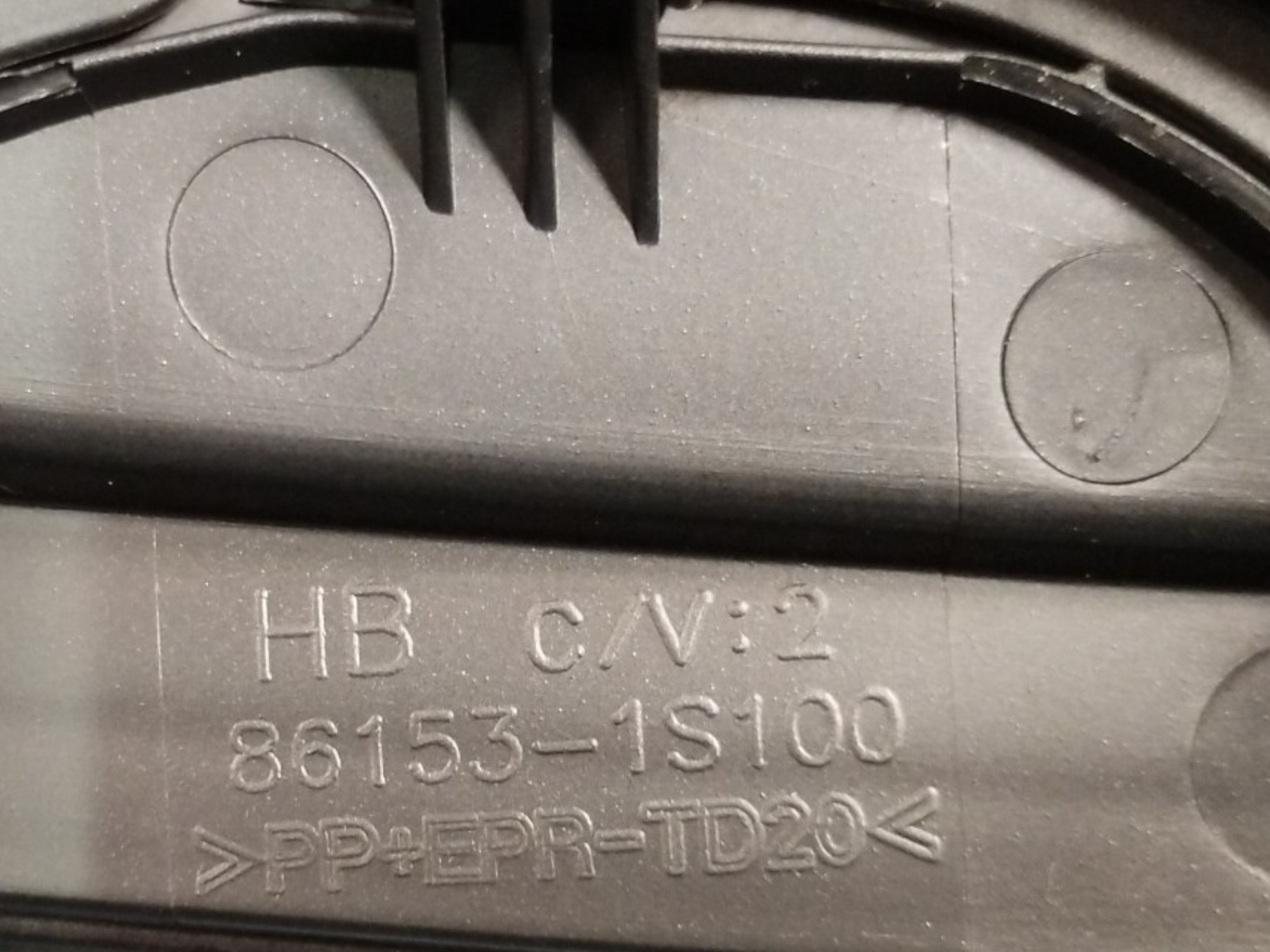 Grade Churrasqueira Parabrisas Hb20 2013 A 2018 8615315100 5