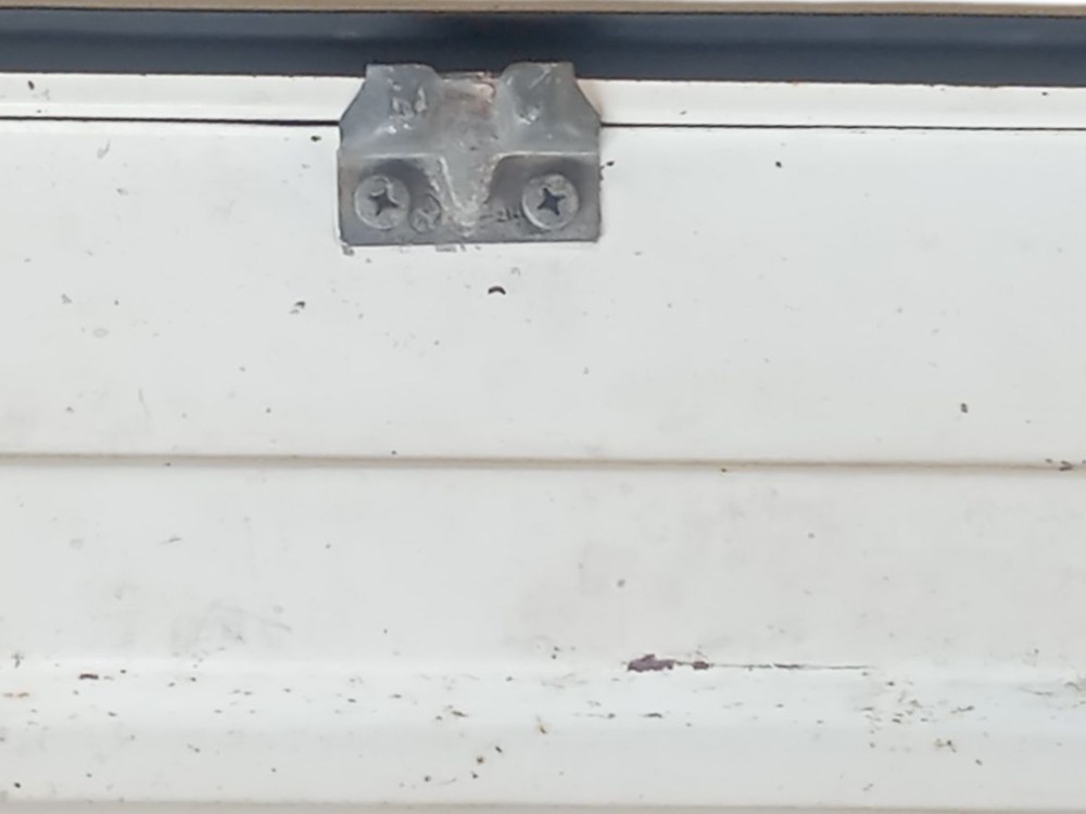 Saia Tampa Traseira Motor Vw Kombi Branco 7