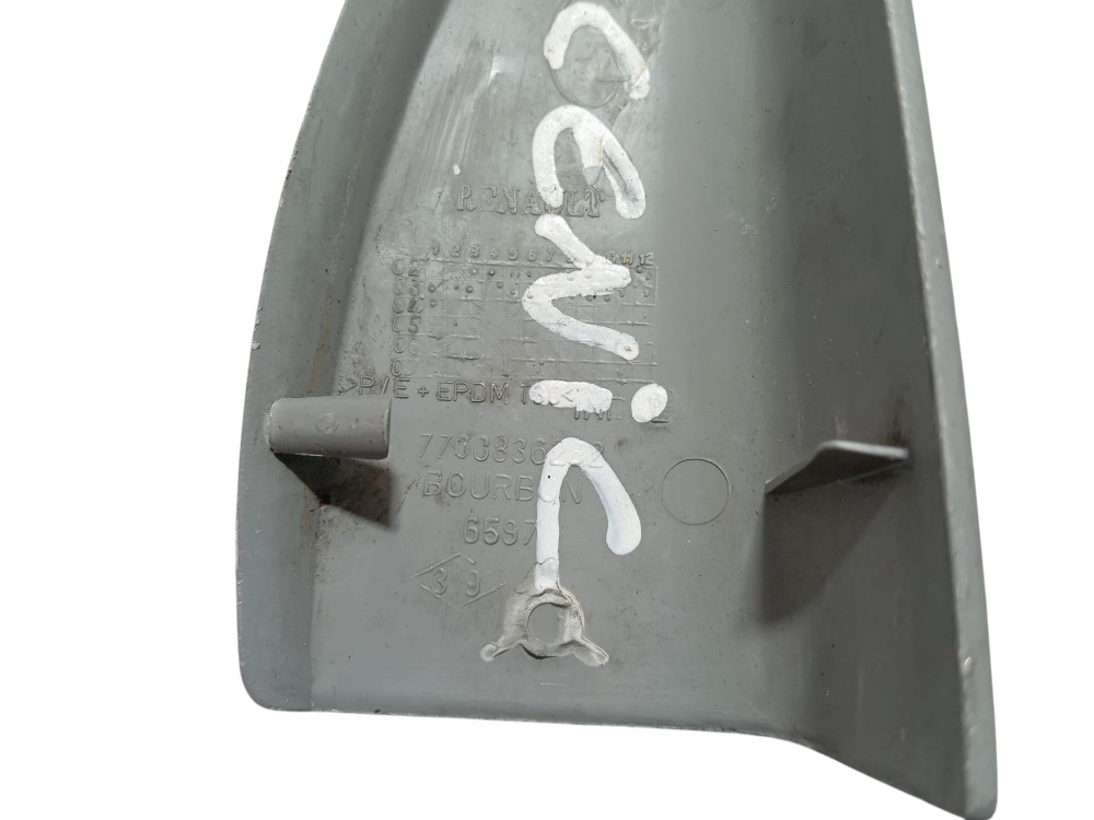 Moldura Acabamento Porta Traseira Renault Scenic 2
