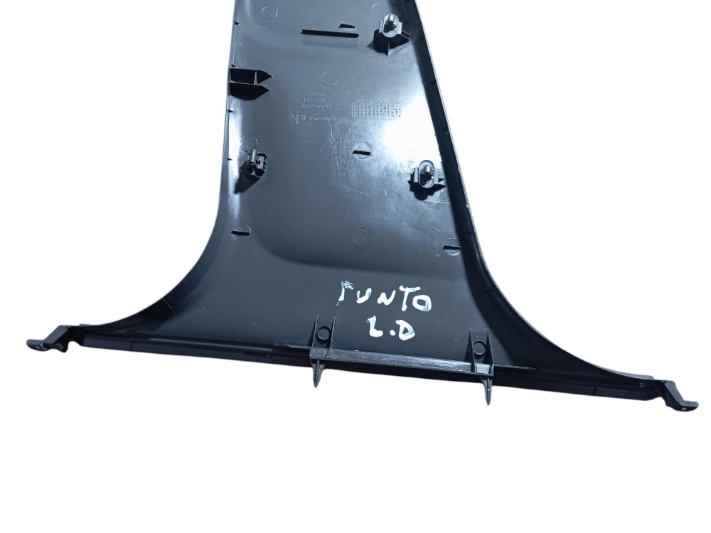 Acabamento Inferior Cinto Direito Fiat Punto 2014  Preto 3