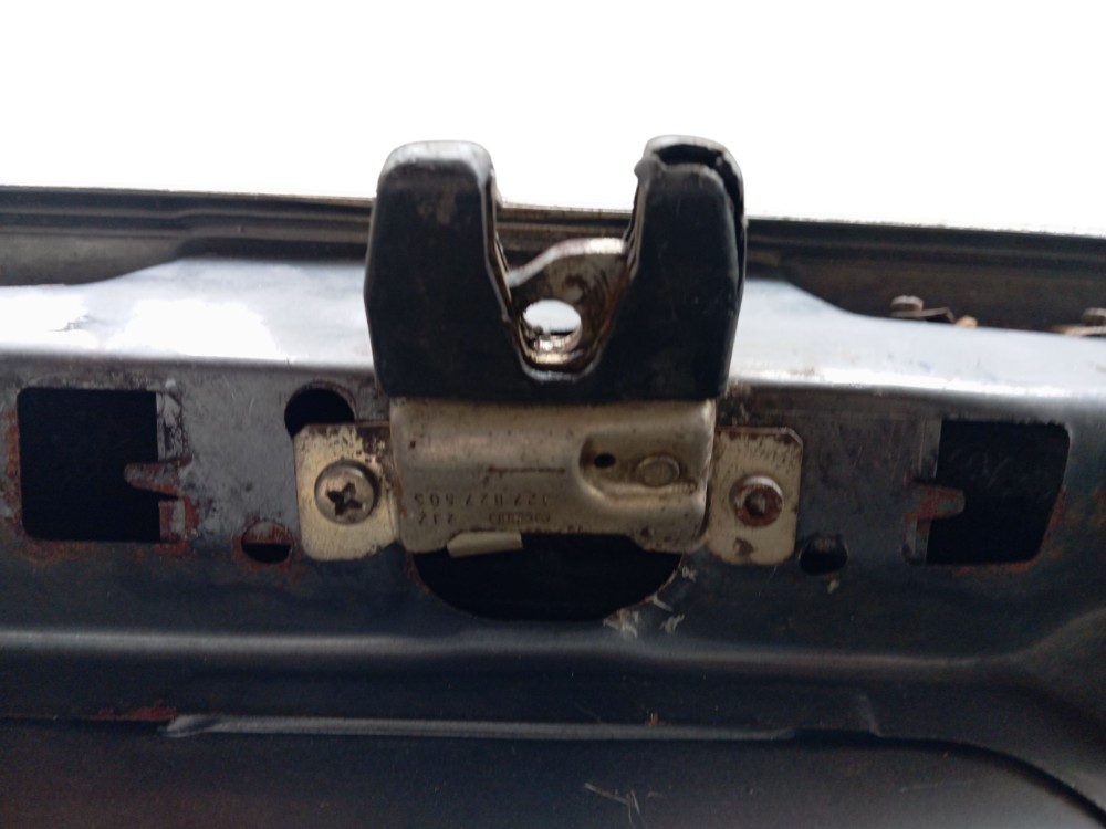Tampa Traseira Porta malas Vw Santana Com Detalhes 7