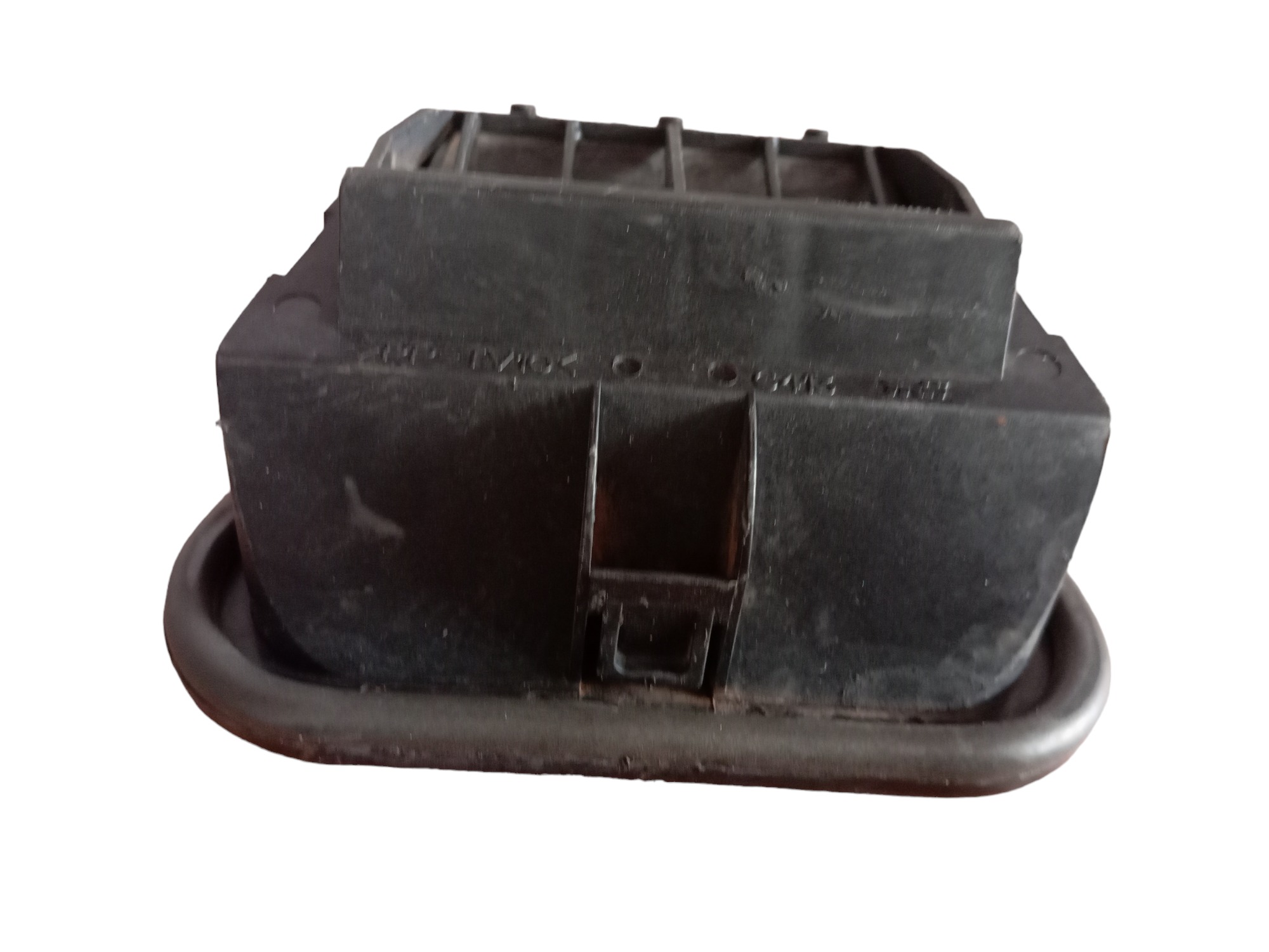 Difusor Externo Lateral Esquerda Fiat Strada 4