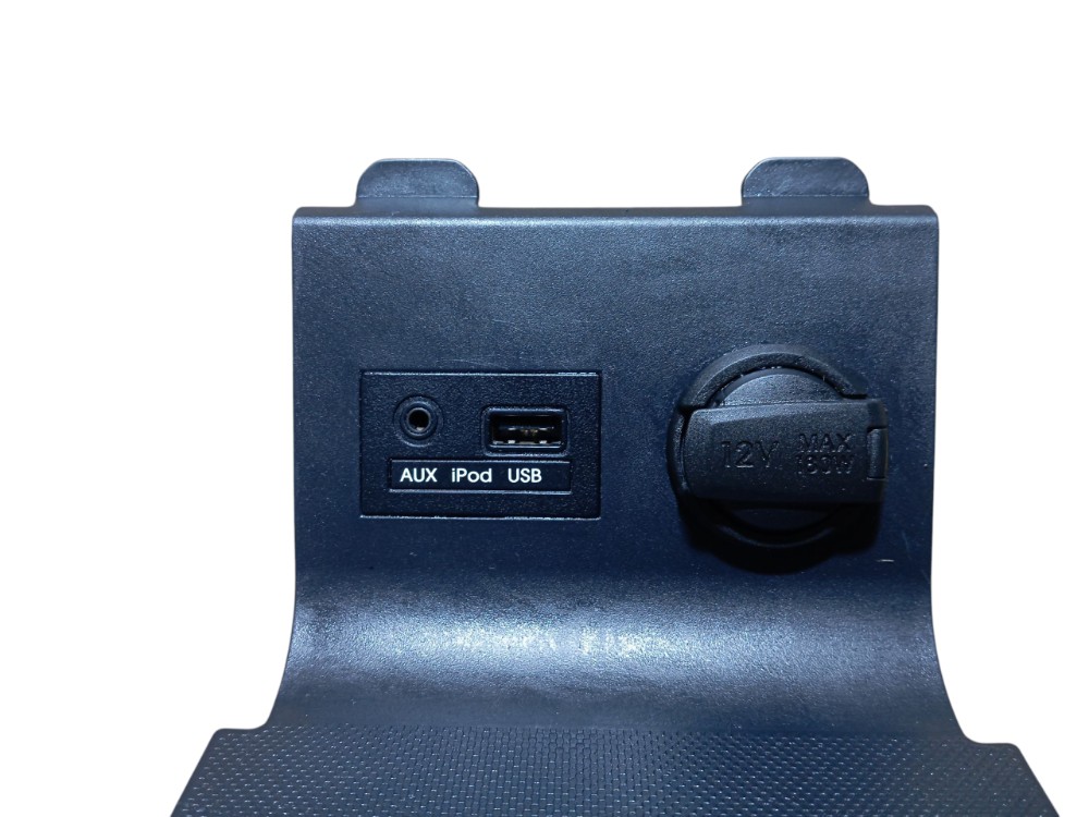 Acabamento central porta usb tomada hyundai hb20 2014 a 2019 3