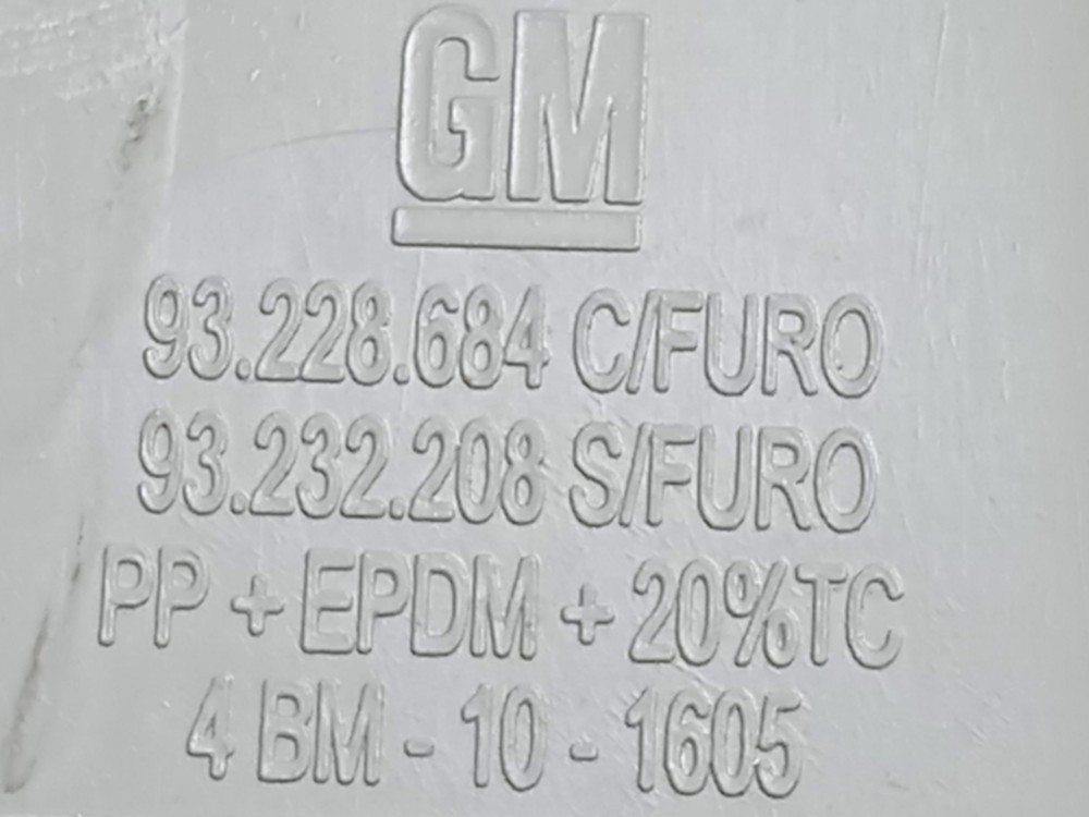 Acabamento Moldura Coluna Traseiro Classic Corsa 4