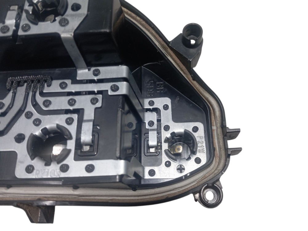 Soquete Lanterna Traseira Direita Ford Ka 2015 Preto 4