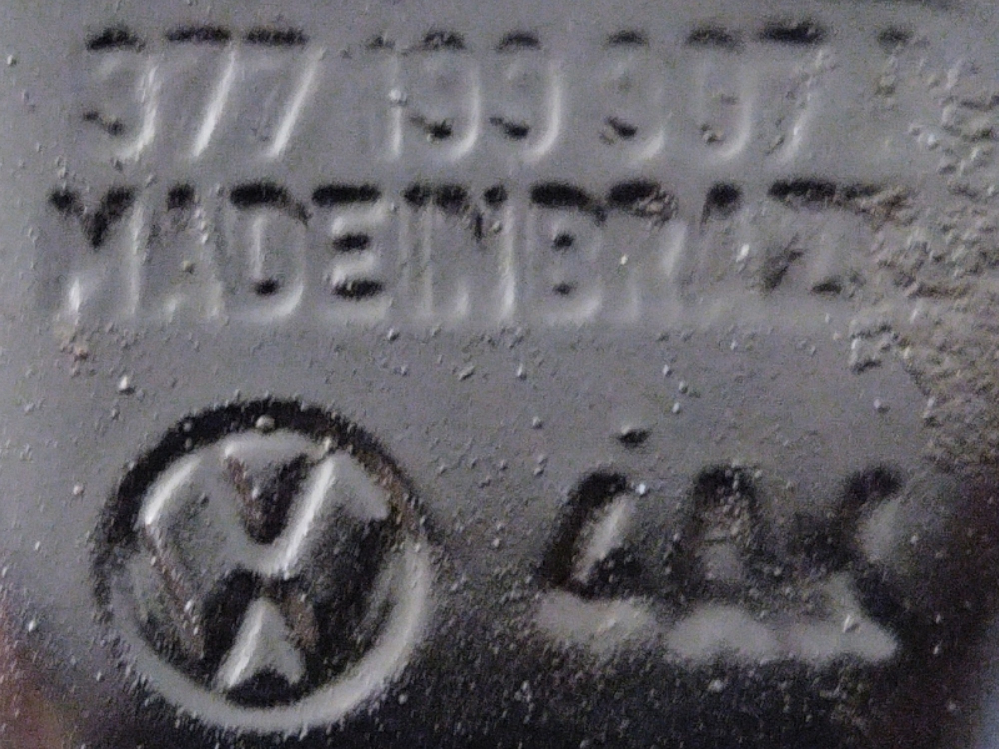 Suporte Esquerdo Coxim Motor Vw Parati Gol Saveiro Kombi 5