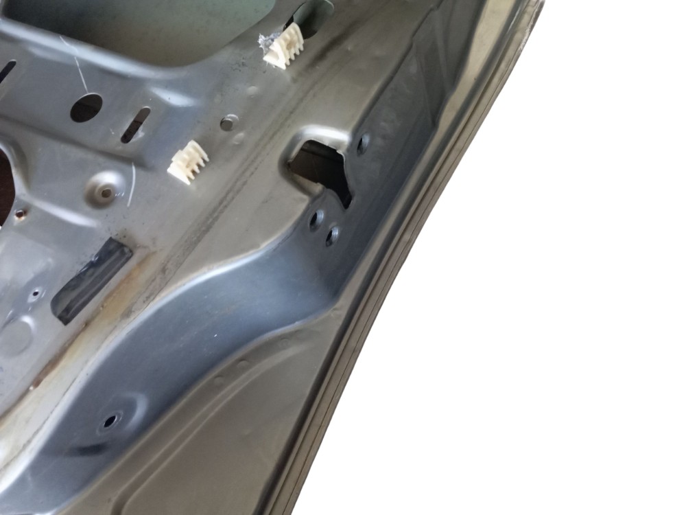 Porta Dianteira Direita Gm Corsa 2000 6