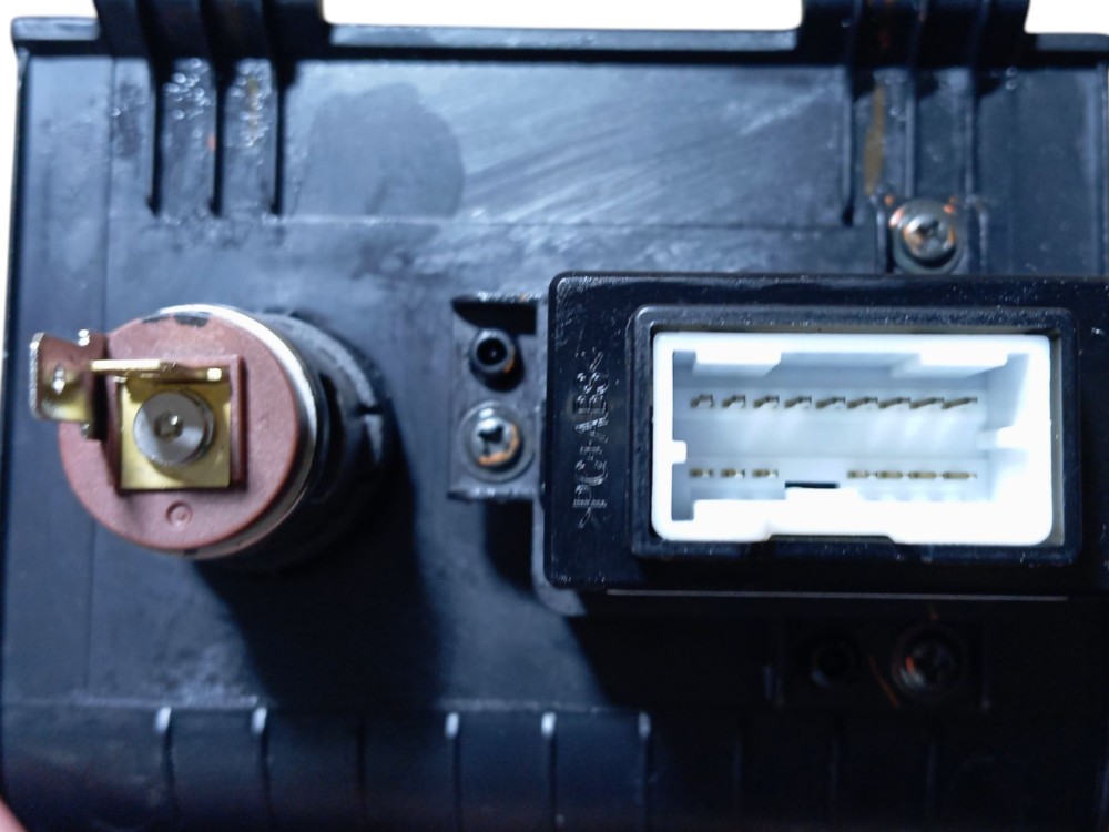 Acabamento central porta usb tomada hyundai hb20 2014 a 2019 6