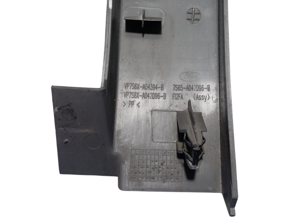 Moldura porta luva direito Ford Fiesta 7