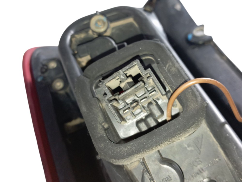 Lanterna Soquete Traseira Esquerda Fiat Punto Com Detalhes 5