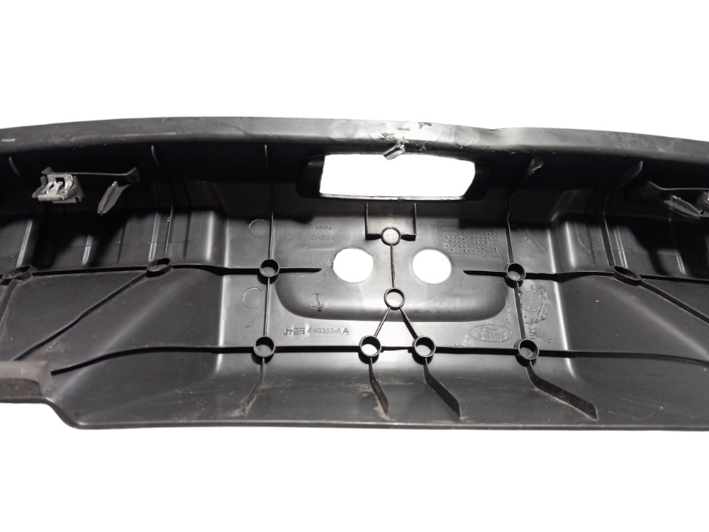 Soleira Porta-malas Ford Ka 2015 Preto 4
