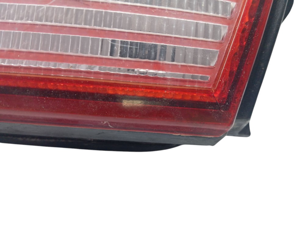 Lanterna Tampa Traseira Esquerda Vw Santana 1997/ Esquerdo/motorista Vermelho 6