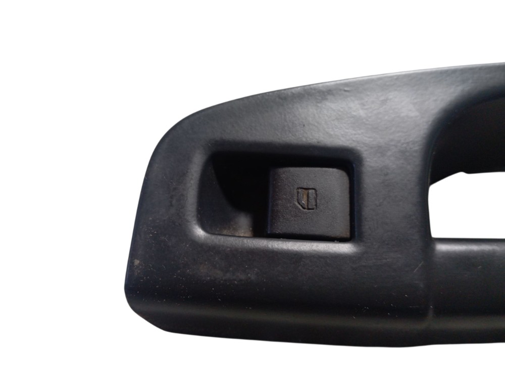 Acabamento Forro Porta Botão Vidro Dianteira Direita Vw Fox 3