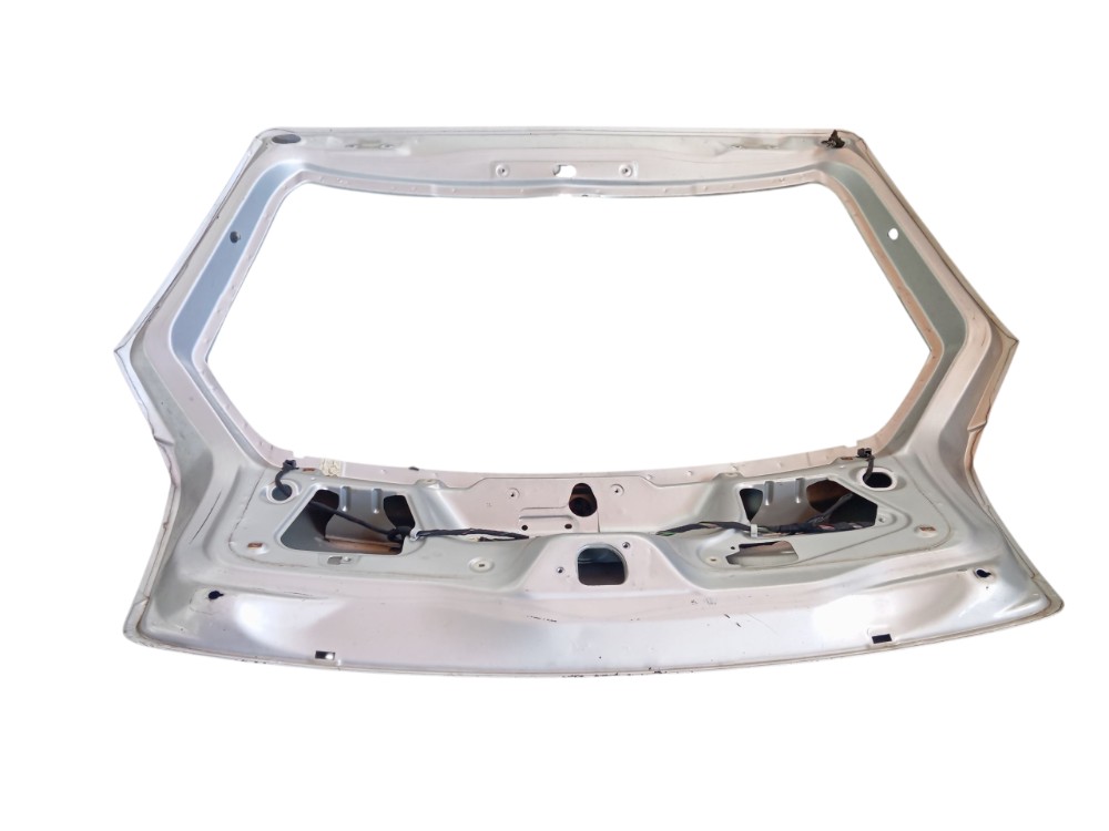 Tampa Traseira Porta Malas Fiat Palio 2005 Com Detalhe Prata 7
