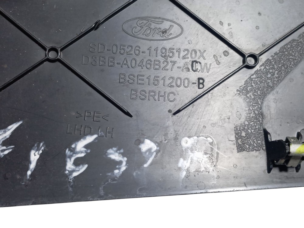 Acabamento Esquerdo Console Ford New Fiesta 6