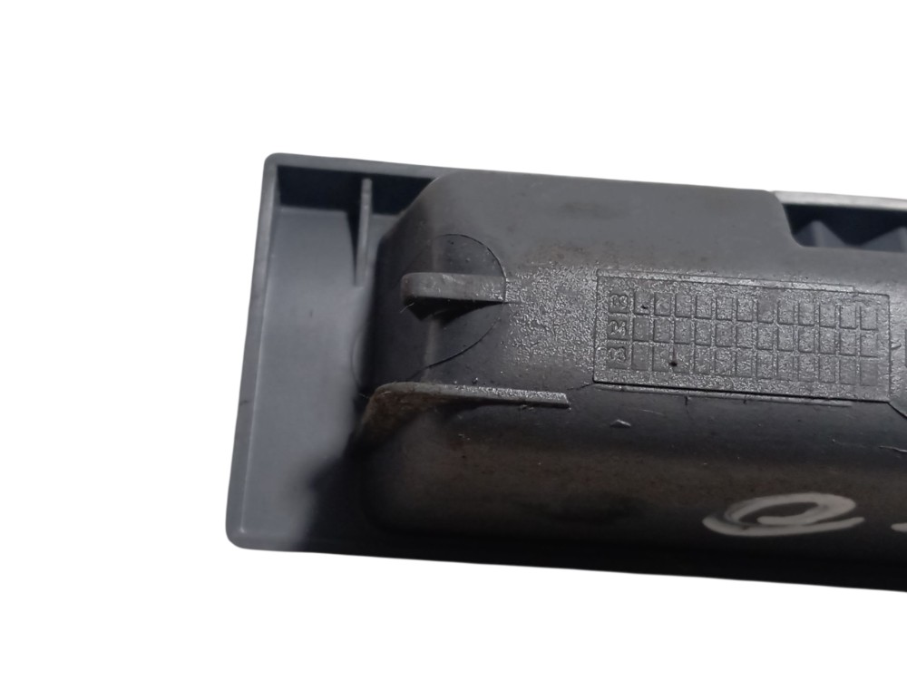 Moldura Cinzeiro Painel Porta M Fiat Fiorino Uno 6