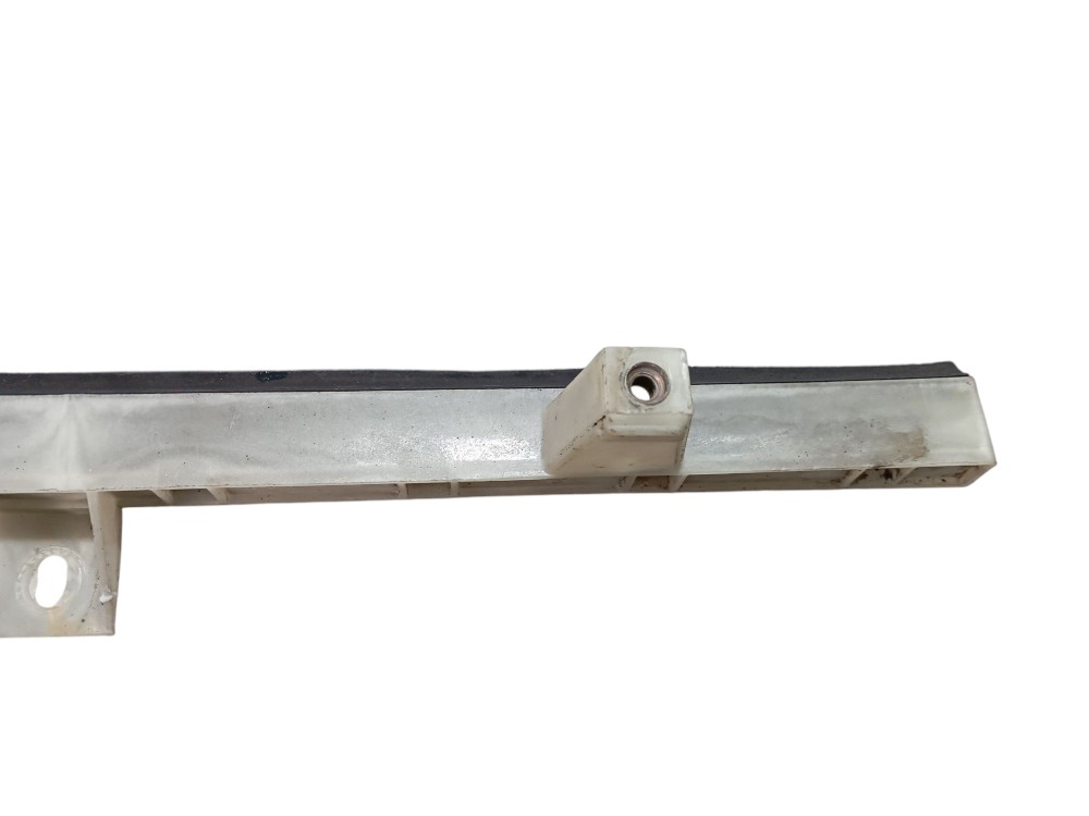 Canaleta Guia Vidro Porta Direita Fiat Uno 2006 Branco 5